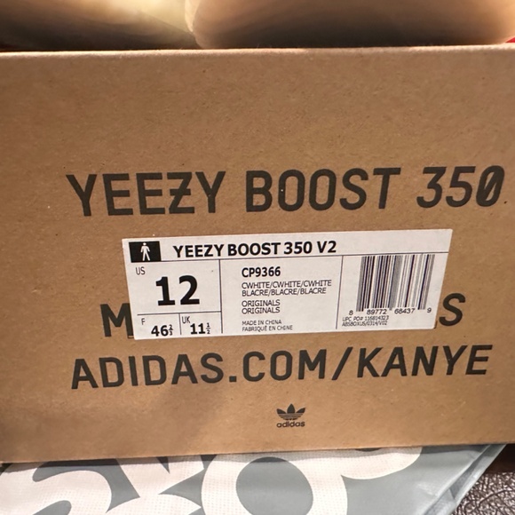 White Yezzy Boost 350 size 12 - Picture 5 of 6